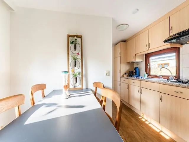 De Eekhoorn * Putten